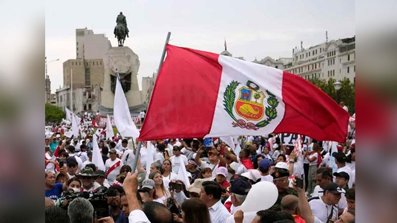 Gran protesta nacional contra presidenta Boluarte convocada en Perú; deja 5 heridos