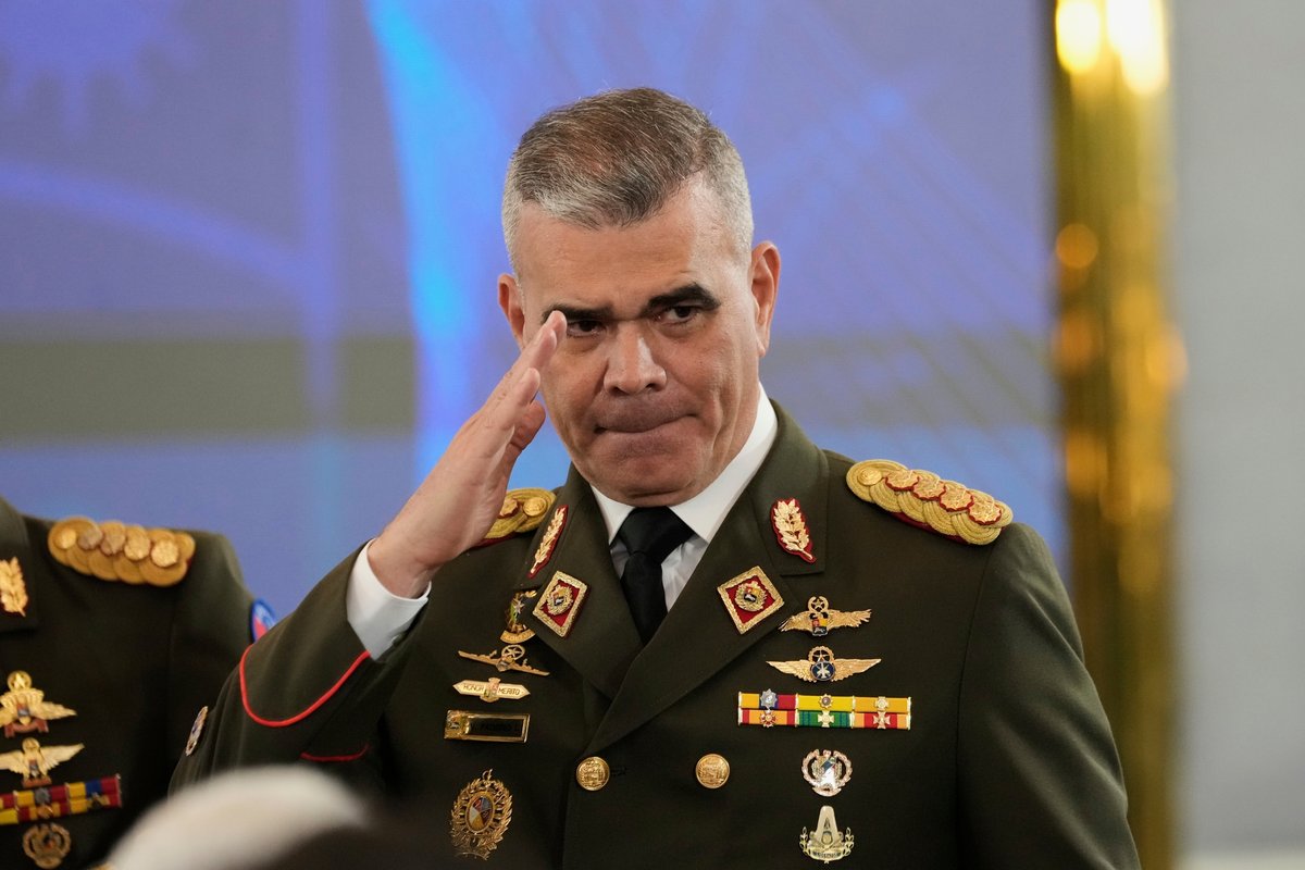 Venezuela: Cambio en la cúpula militar tras destitución del ministro de Defensa